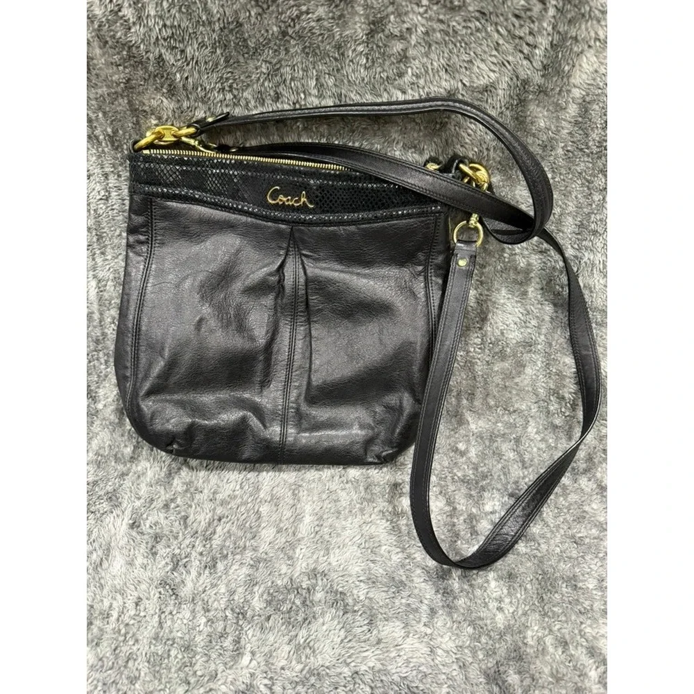 Coach‎ Black Leather Hobo Shoulder Bag Gold Hardware Slouchy Zip Purse